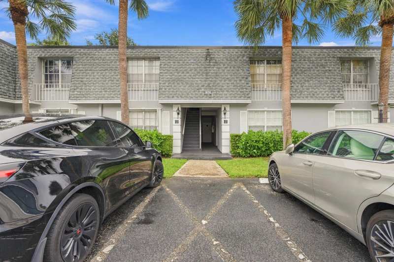 424 NW 70TH Avenue # 121, Plantation FL 33317