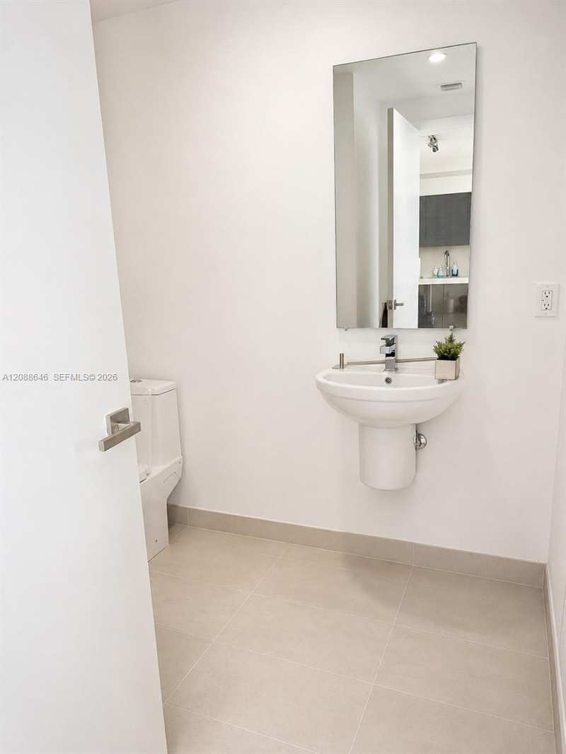 1080 Brickell Ave # 907, Miami FL 33131