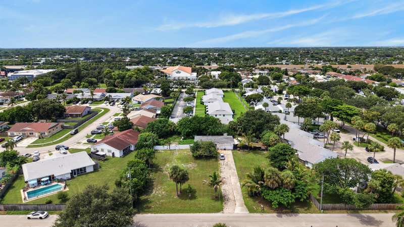 9179 SUNRISE Drive, West Palm Beach FL 33403