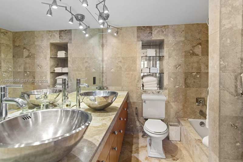 100 LINCOLN RD # 748, Miami Beach FL 33139