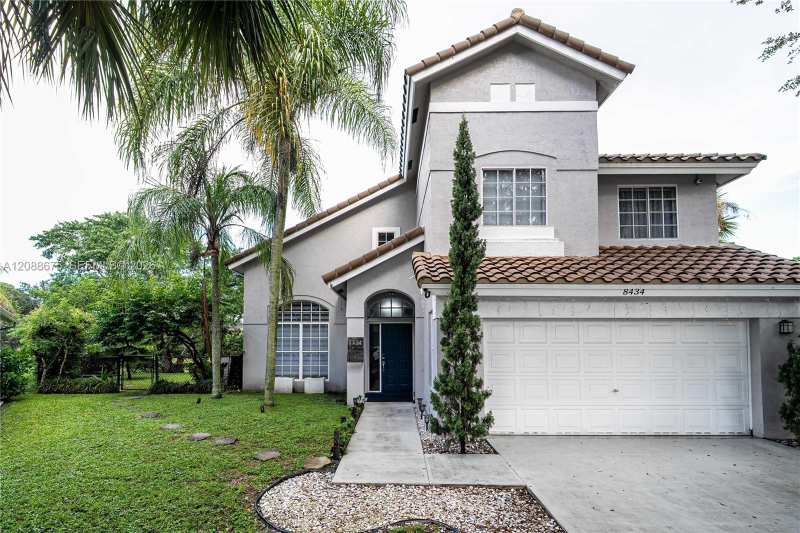 8434 NW 57th Dr, Coral Springs FL 33067