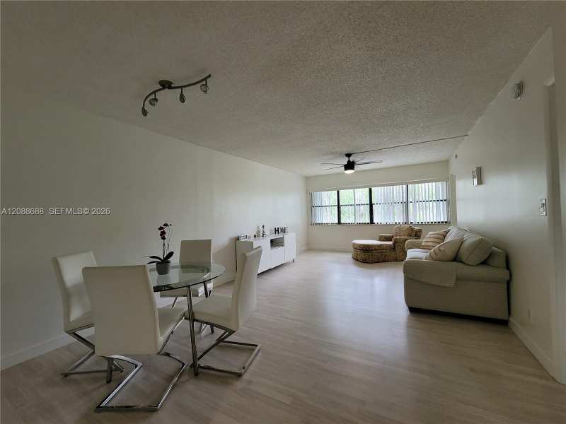 303 Racquet Club Rd # 311, Weston FL 33326