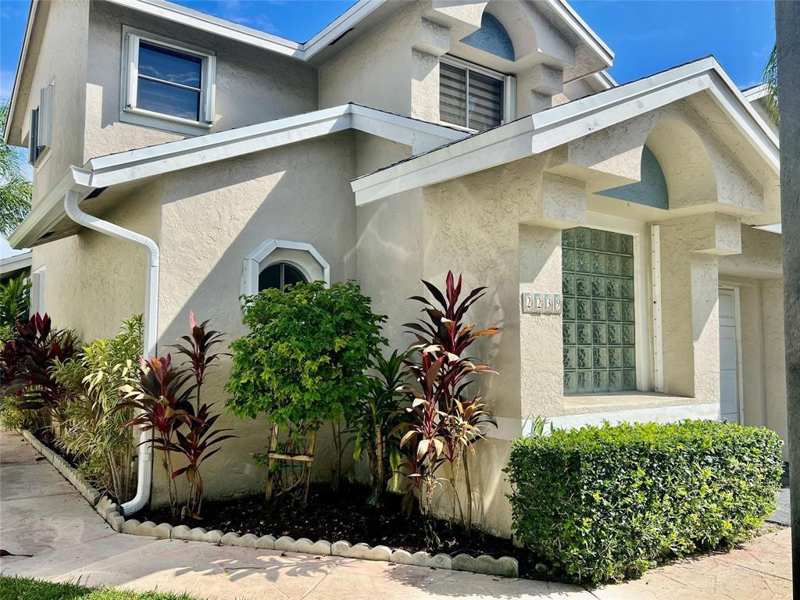 2239 Discovery Circle W, Deerfield Beach FL 33442