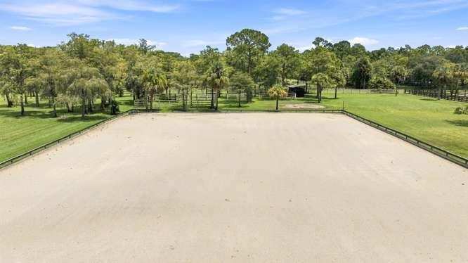 14902 PADDOCK Drive, Wellington FL 33414