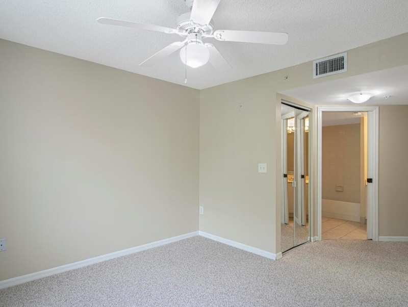 100 CRESTWOOD Court N # 109, Royal Palm Beach FL 33411