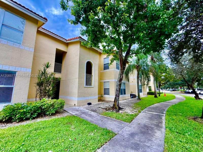 457 Vista Isles Dr # 2114, Sunrise FL 33325