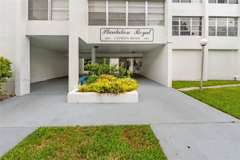 6903 Cypress Rd # D26, Plantation FL 33317