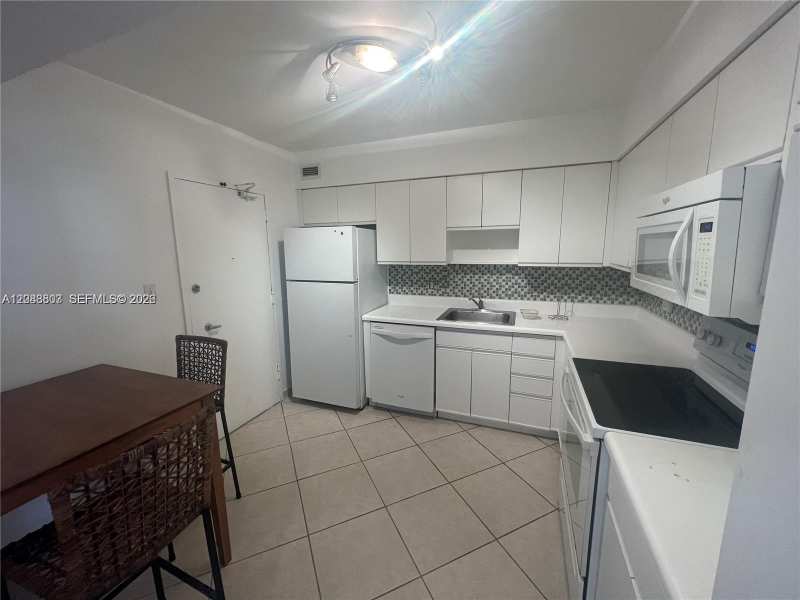 5161 Collins Ave # 1710, Miami Beach FL 33140