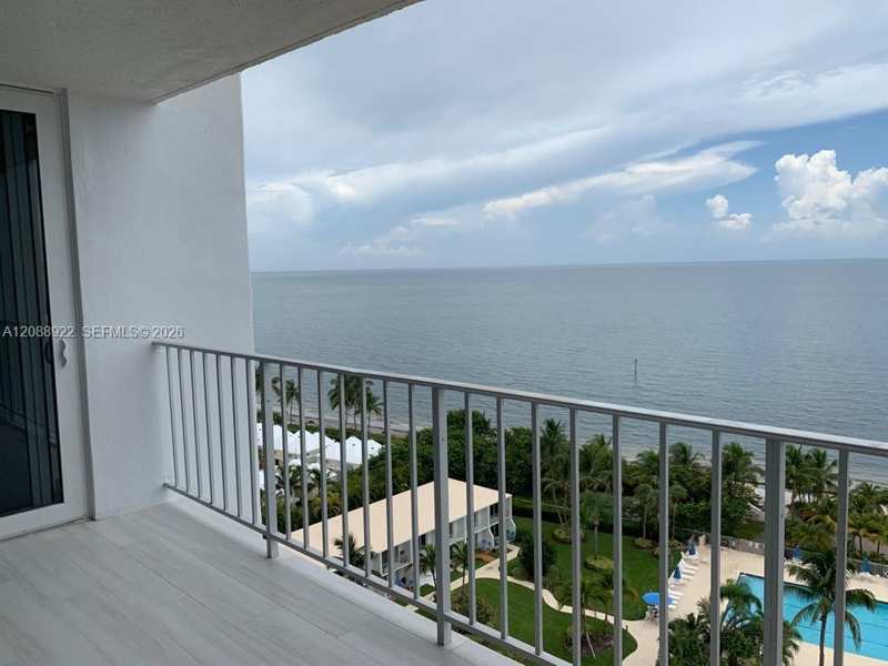 881 Ocean Dr # 12C, Key Biscayne FL 33149