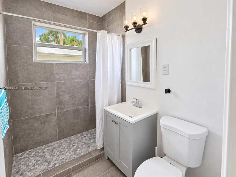 926 79th Ter # 8, Miami Beach FL 33141