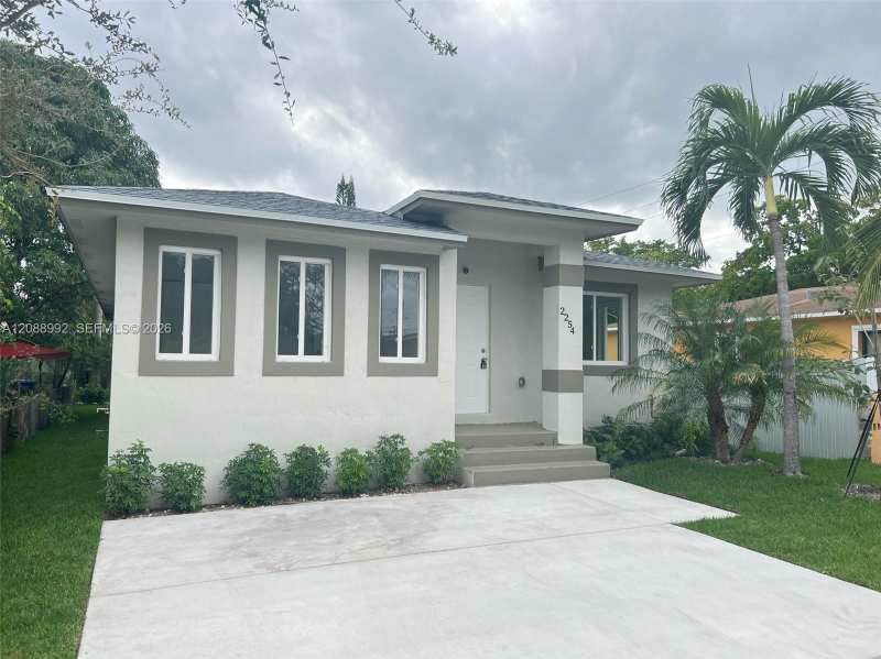 2254 Cody St, Hollywood FL 33020