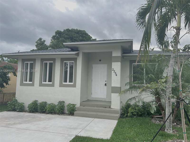 2254 Cody St, Hollywood FL 33020