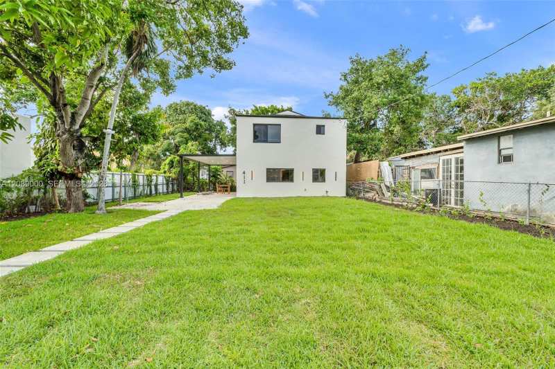 411 NW 59th St, Miami FL 33127