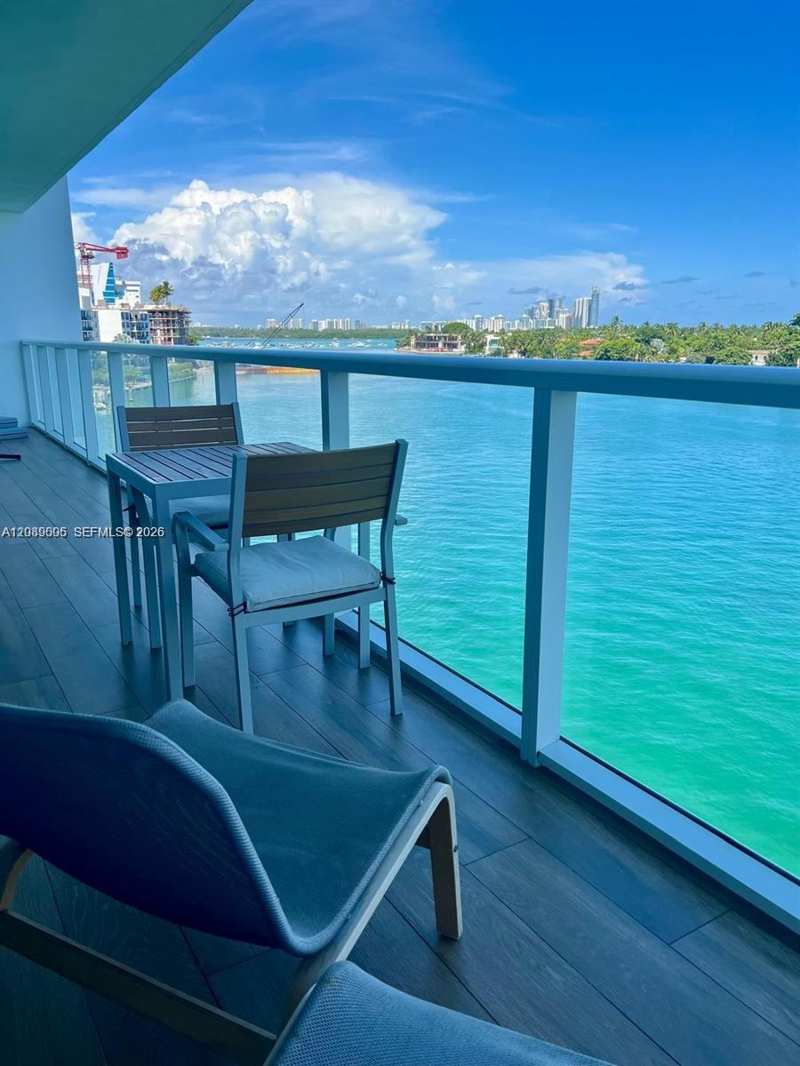 BAY HARBOUR ISLAND