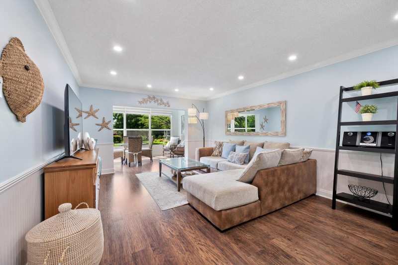 5171 W Oakland Park Boulevard # 204, Lauderdale Lakes FL 33313