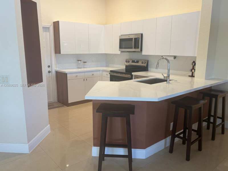 1314 Canary Island Dr, Weston FL 33327