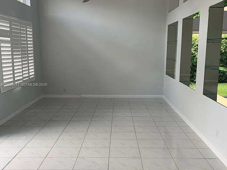 10000 NW 4th St, Plantation FL 33324