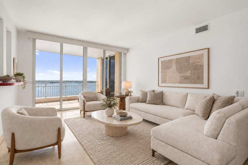 808 Brickell Key Dr # 2002, Miami FL 33131