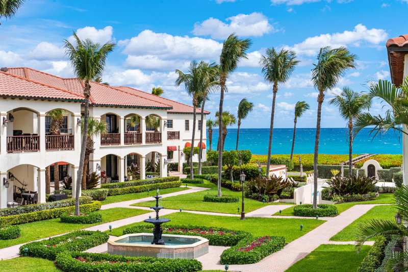 5833 N OCEAN Boulevard # D2, Ocean Ridge FL 33435