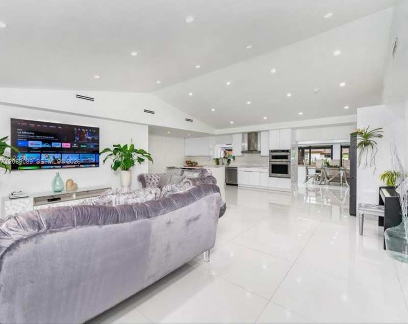 2410 SW 99th Ave, Miami FL 33165