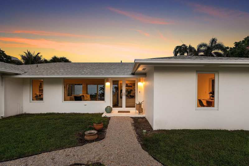 1009 NW 1ST Avenue, Delray Beach FL 33444