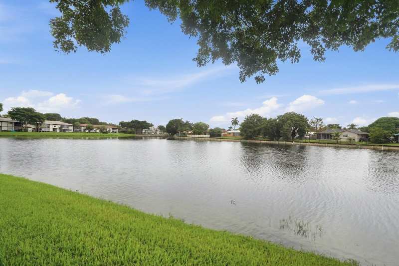 9672 W MCNAB Road # 109, Tamarac FL 33321
