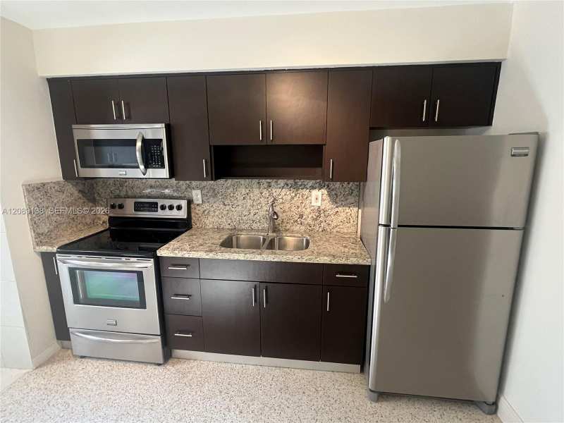 90 E 15th St # 1, Hialeah FL 33010