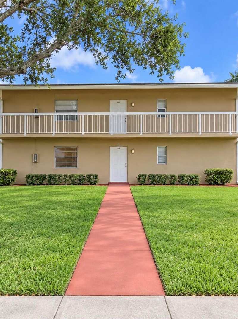 10113 TWIN LAKES Drive, Coral Springs FL 33071