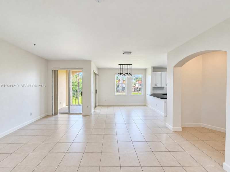 10242 NW 7th St # 203, Miami FL 33172