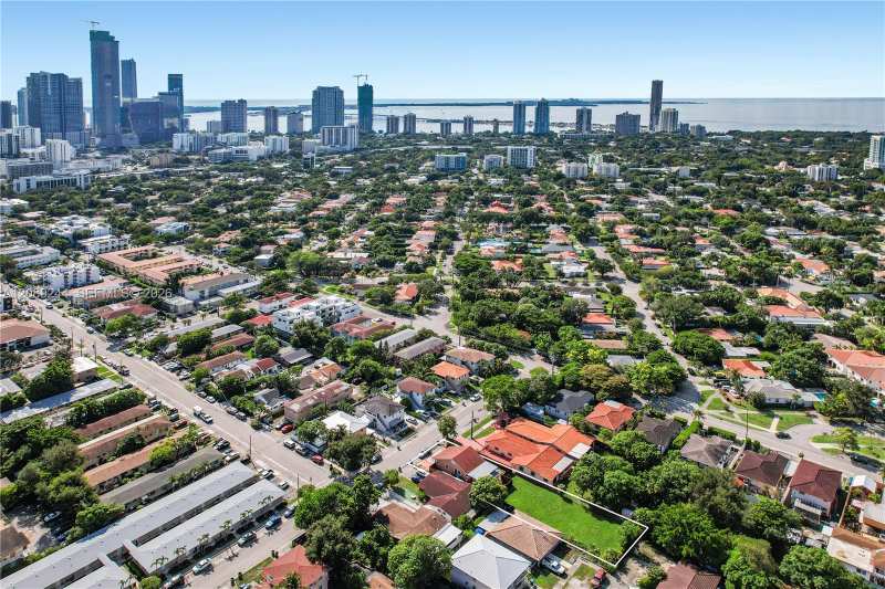 1010 SW 8th Ave, Miami FL 33130