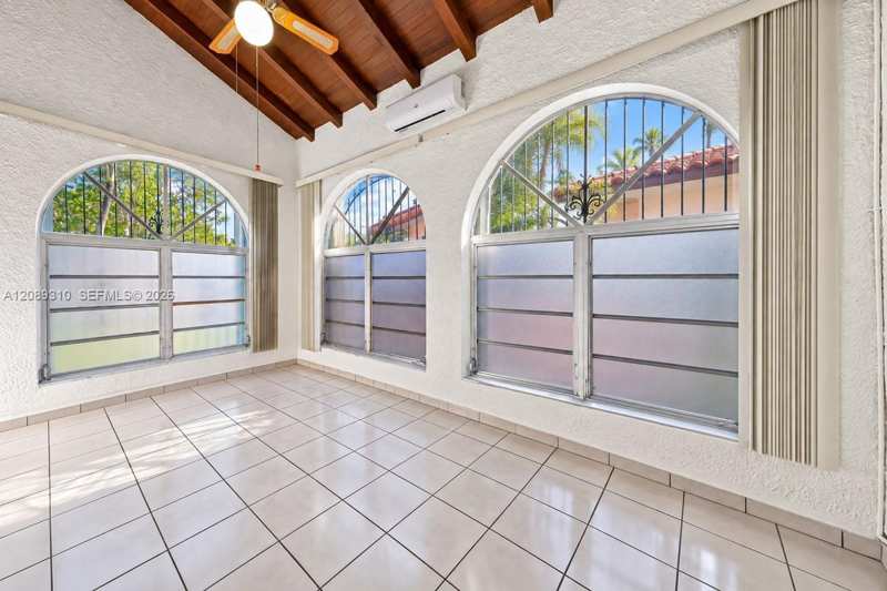 1834 SW 10th St, Miami FL 33135