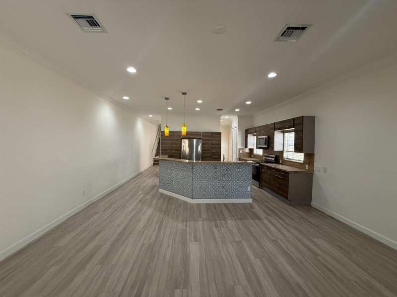 213 SW 11TH Street # 213, Fort Lauderdale FL 33315