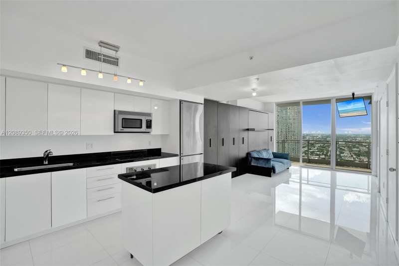 92 SW 3rd St # 4109, Miami FL 33130