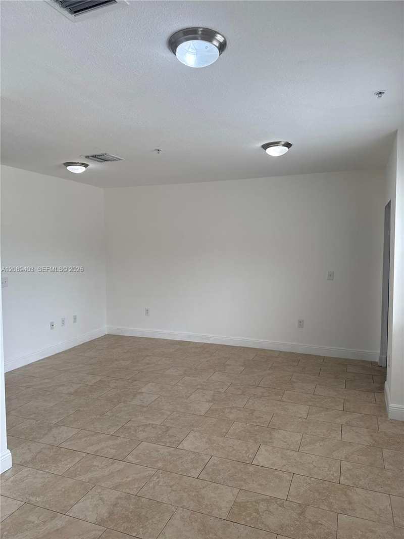 8250 W 21st Ln # C211, Hialeah FL 33016