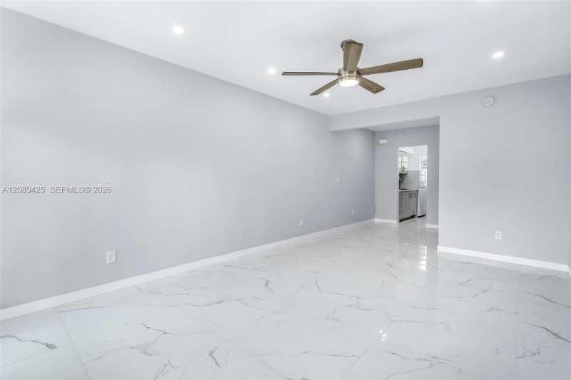 635 8th St # 205, Miami Beach FL 33139