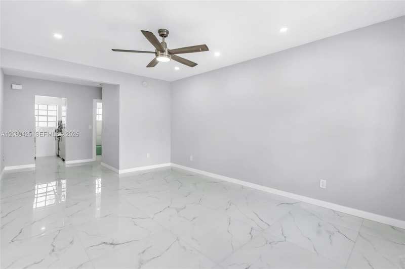 635 8th St # 205, Miami Beach FL 33139