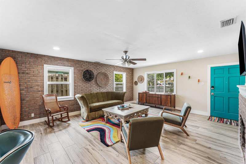 318 W Mango Street W, Lantana FL 33462