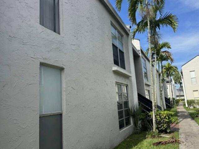4425 TREEHOUSE Lane # 29F, Tamarac FL 33319