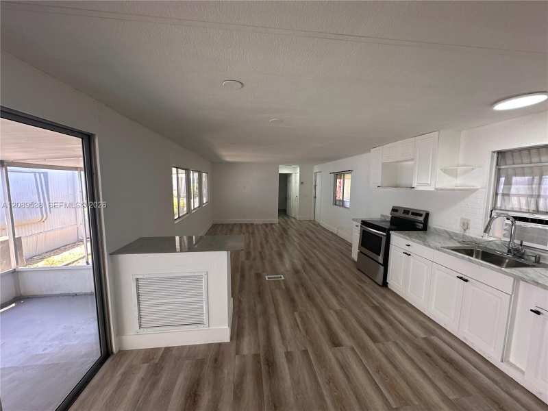 2957 SW 54th St, Dania Beach FL 33312