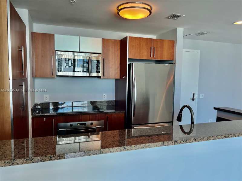 300 S Biscayne Blvd # 2705, Miami FL 33131