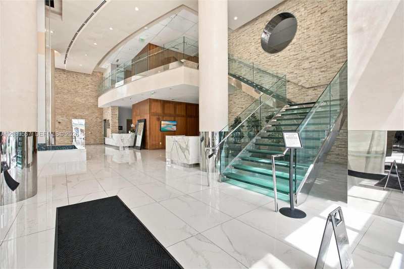 41 SE 5th St # 710, Miami FL 33131