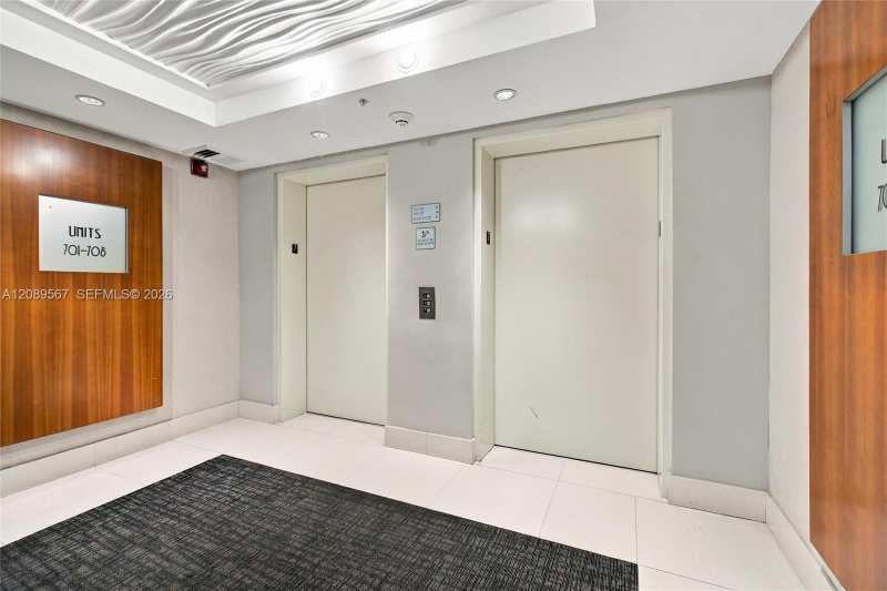 41 SE 5th St # 710, Miami FL 33131