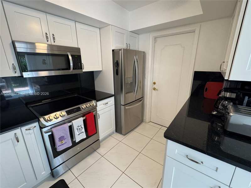 7190 E Tropical Way, Plantation FL 33317