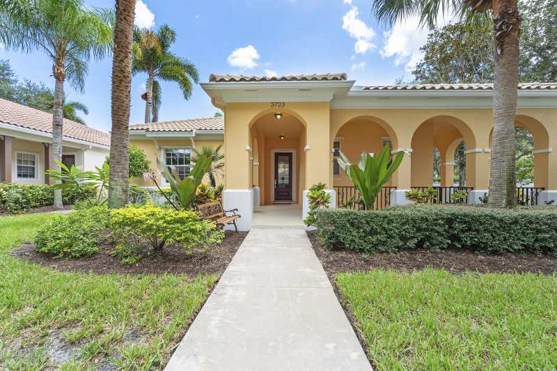 3723 COMMUNITY Drive, Jupiter FL 33458