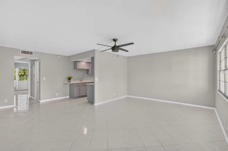 1055 AINSLIE D Drive, Boca Raton FL 33434
