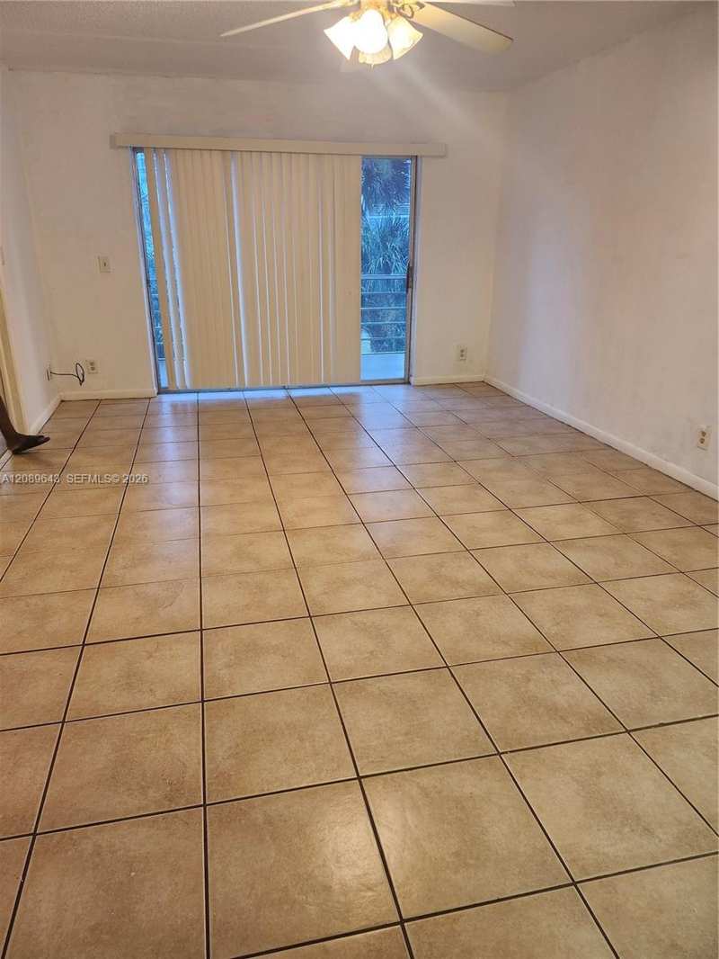 1638 SE Embassy Dr # 209, West Palm Beach FL 33401