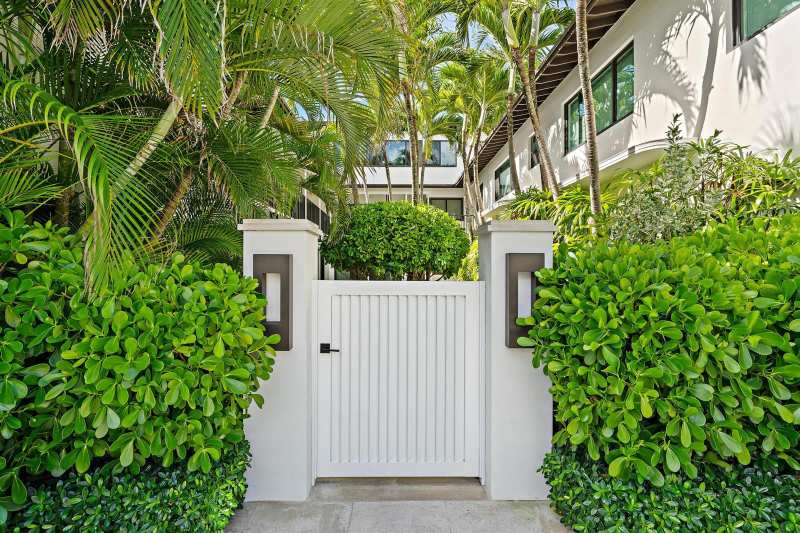 122 Peruvian Avenue # 16, Palm Beach FL 33480