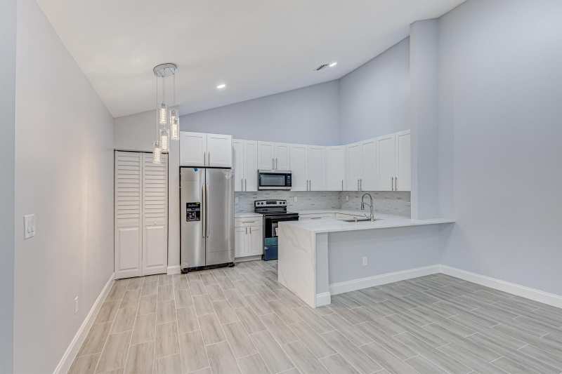 1240 SUMMIT PLACE Circle # D, West Palm Beach FL 33415
