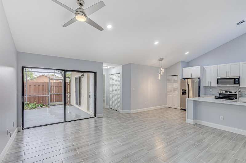 1240 SUMMIT PLACE Circle # D, West Palm Beach FL 33415