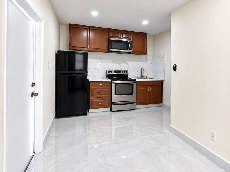 930 NE 52nd Court, Deerfield Beach FL 33064
